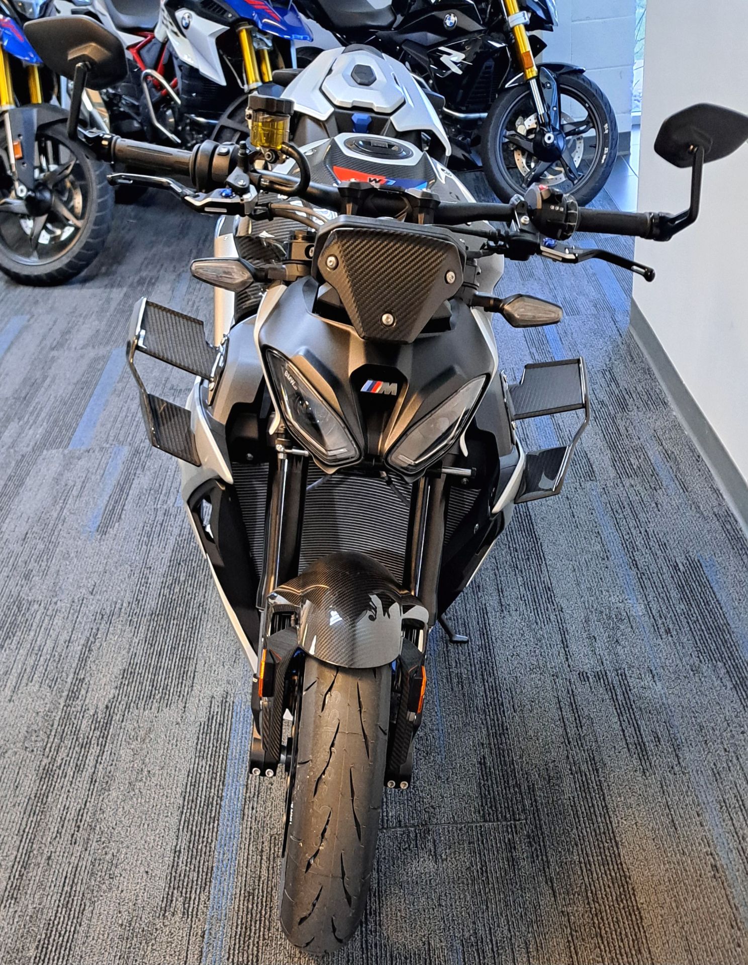 2026 BMW M1000R 8