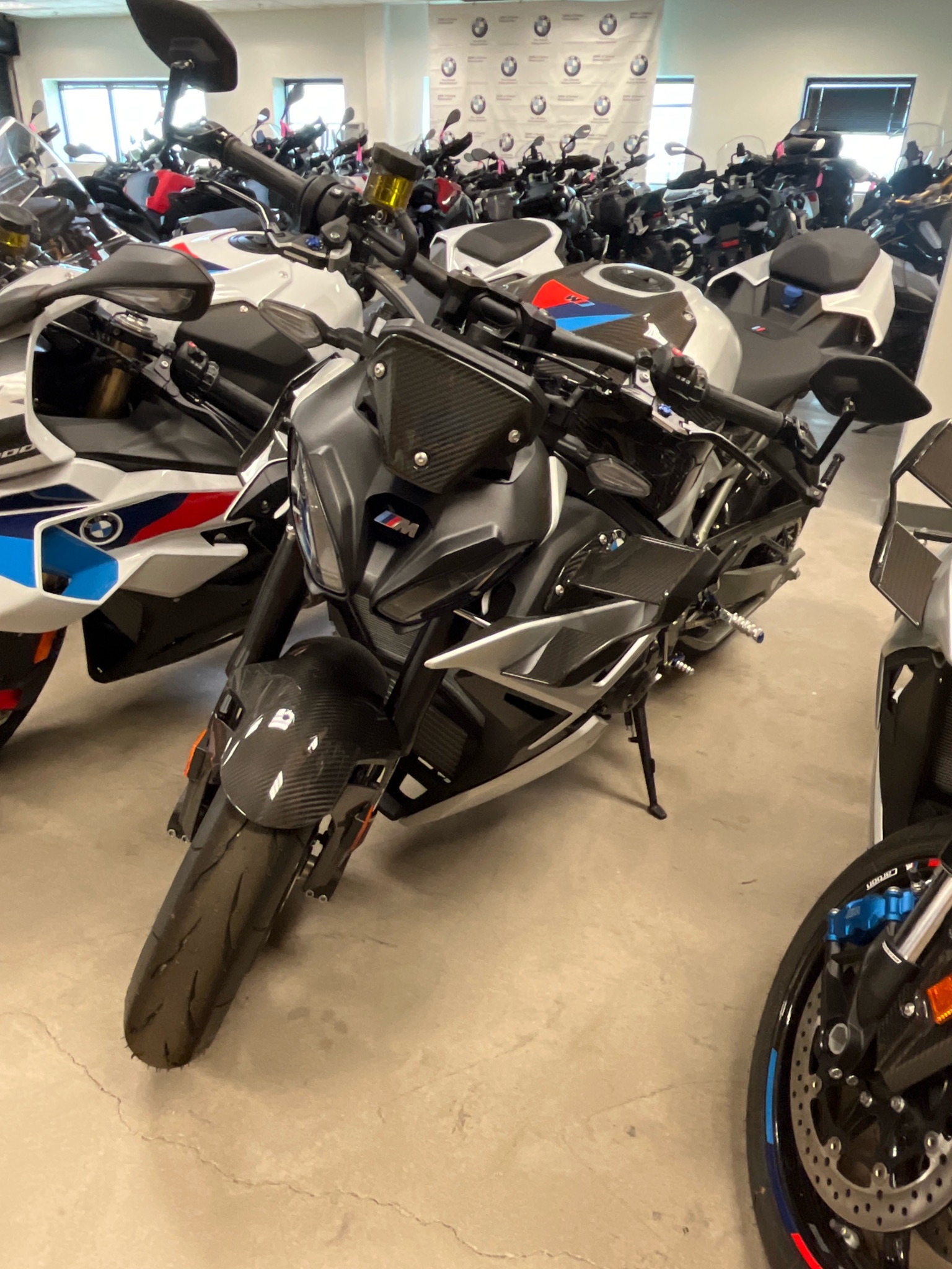 2026 BMW M 1000 R