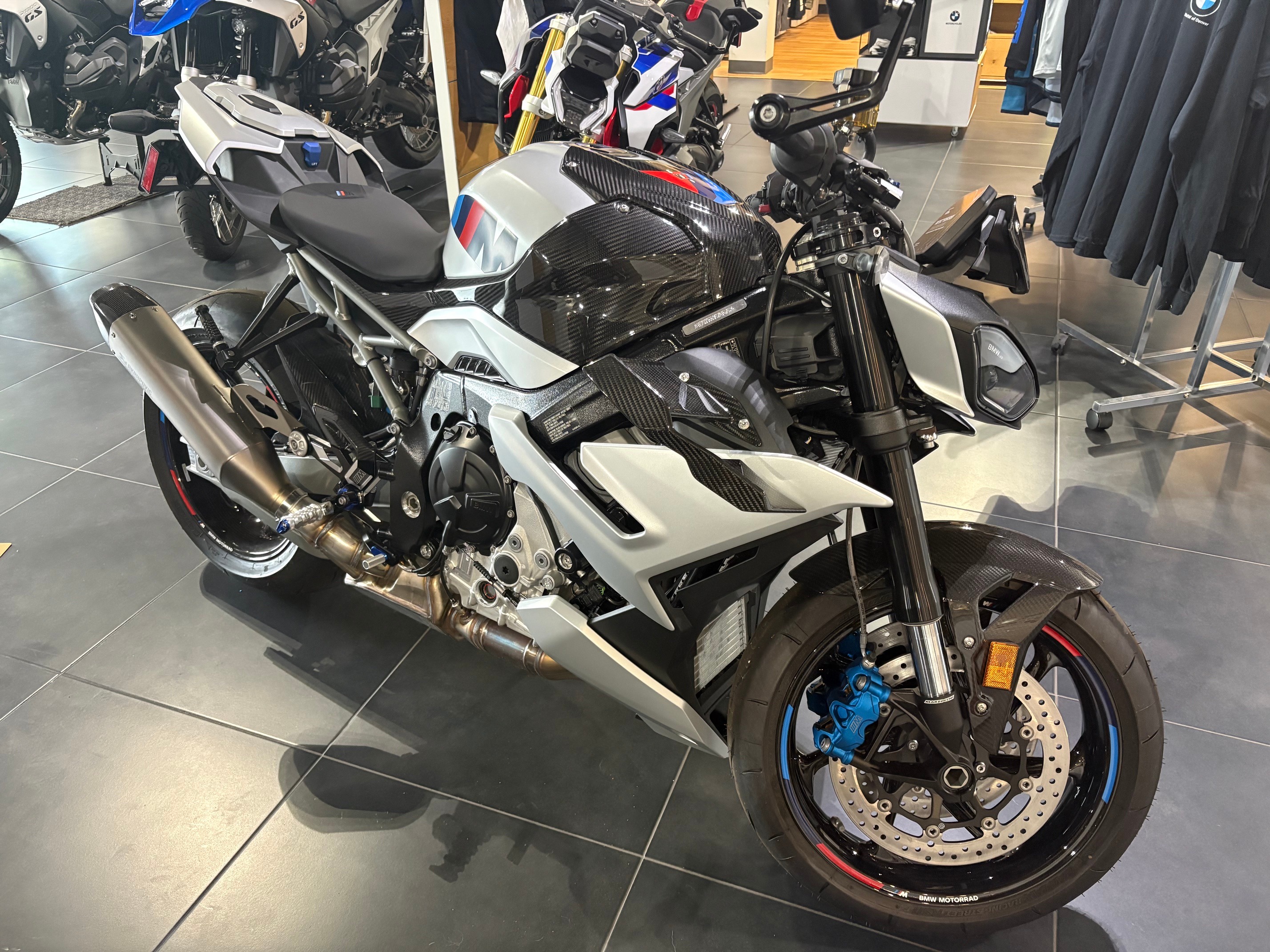 2026 BMW M 1000 R