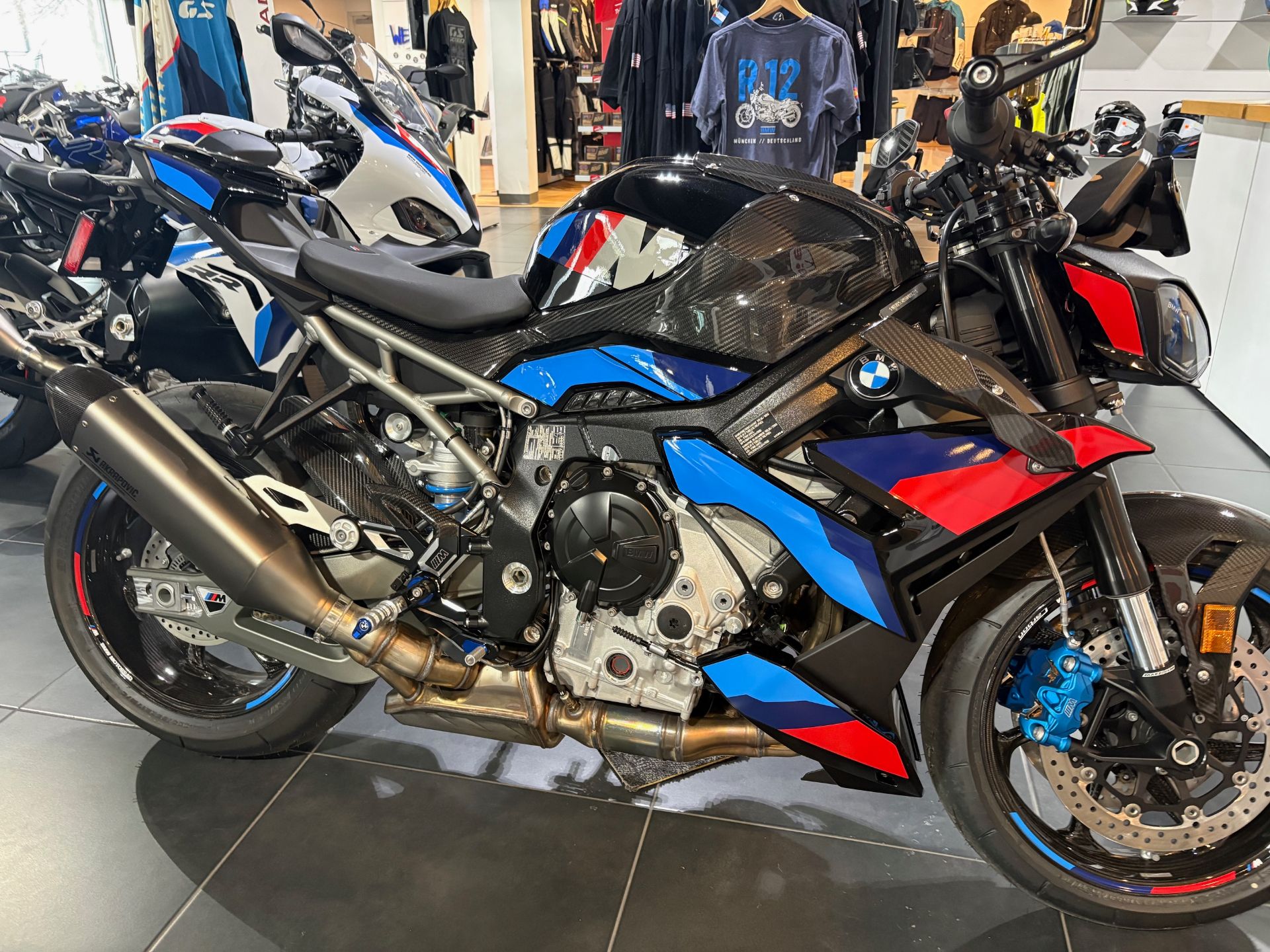2026 BMW M1000R