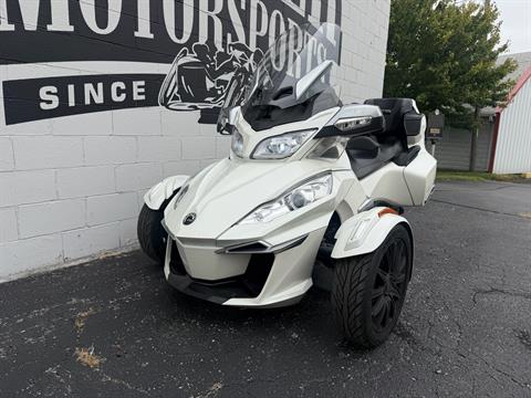 2016 Can-Am Spyder RT-S SE6 — photo 1 of 20