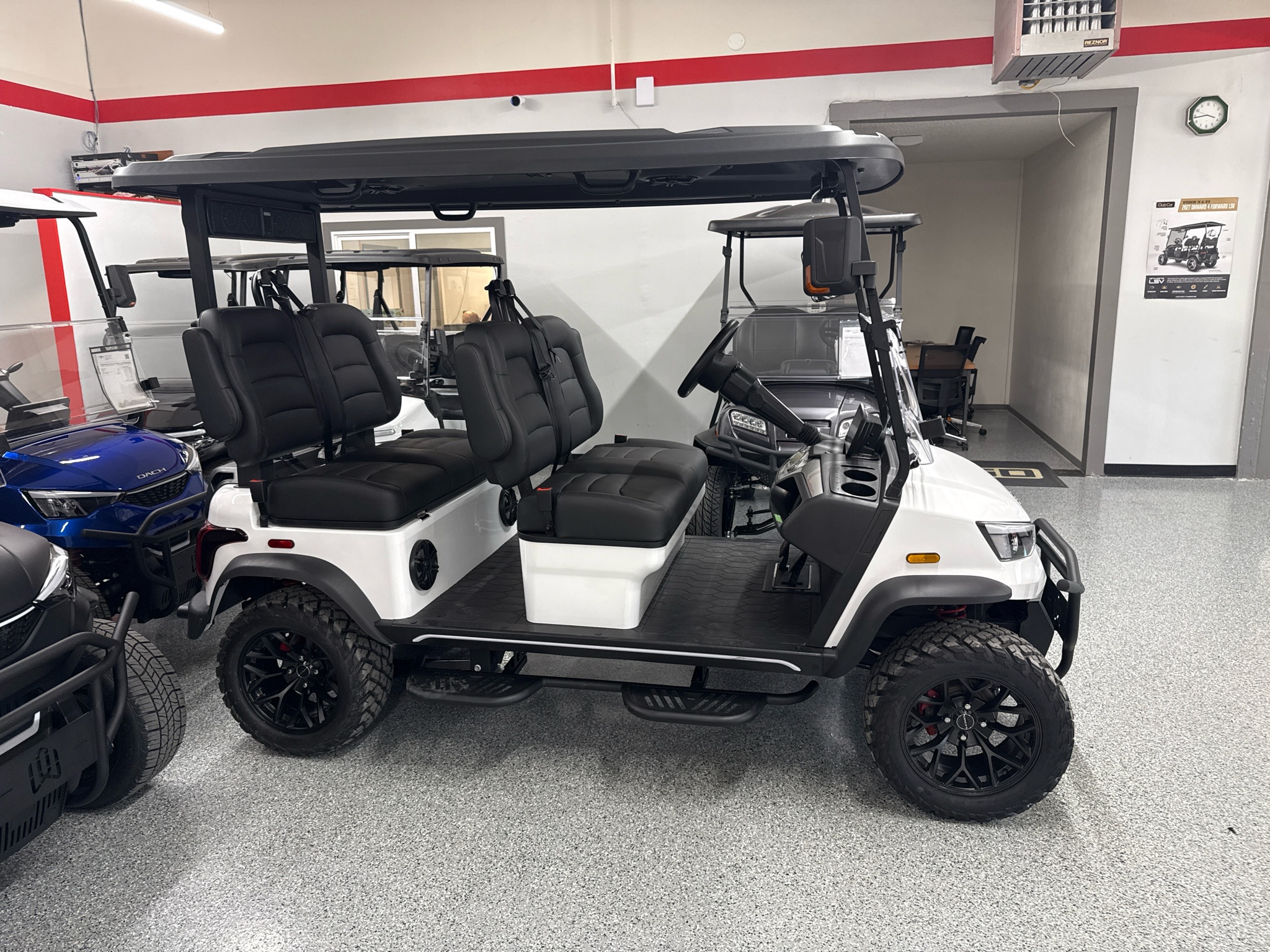 2027 Dach Vehicles photo 2