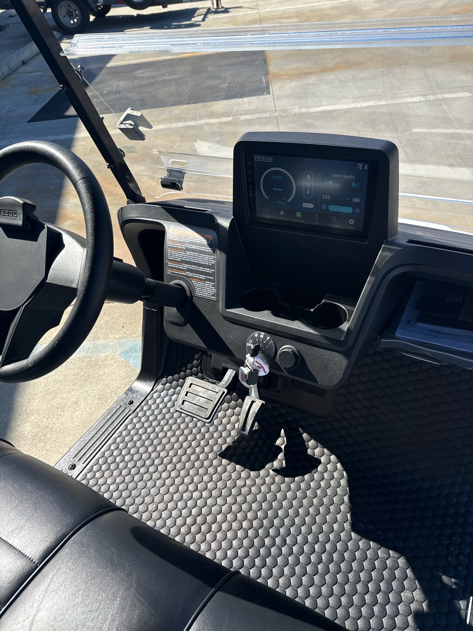2027 EZGO RXV photo 5