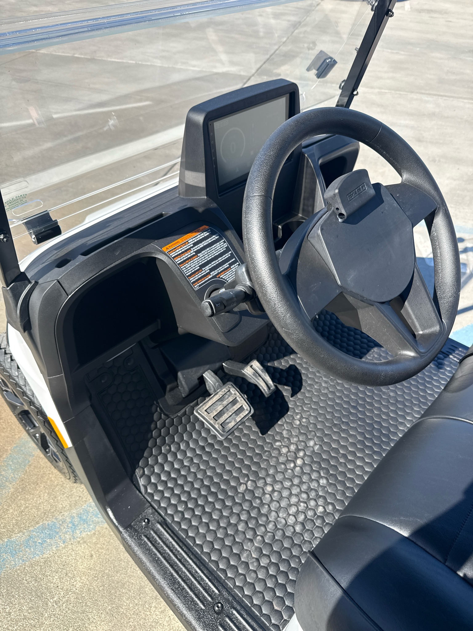 2027 EZGO RXV photo 4
