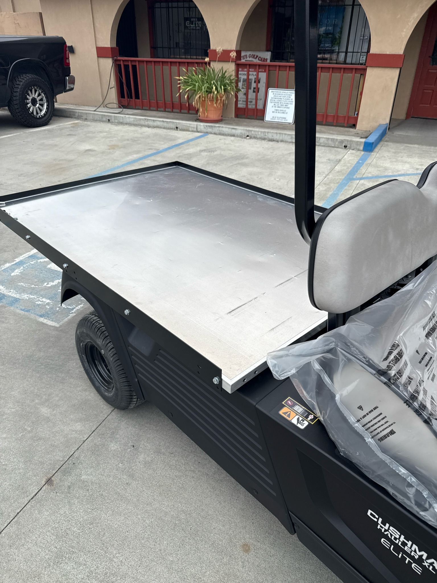 2027 Cushman Hauler photo 4