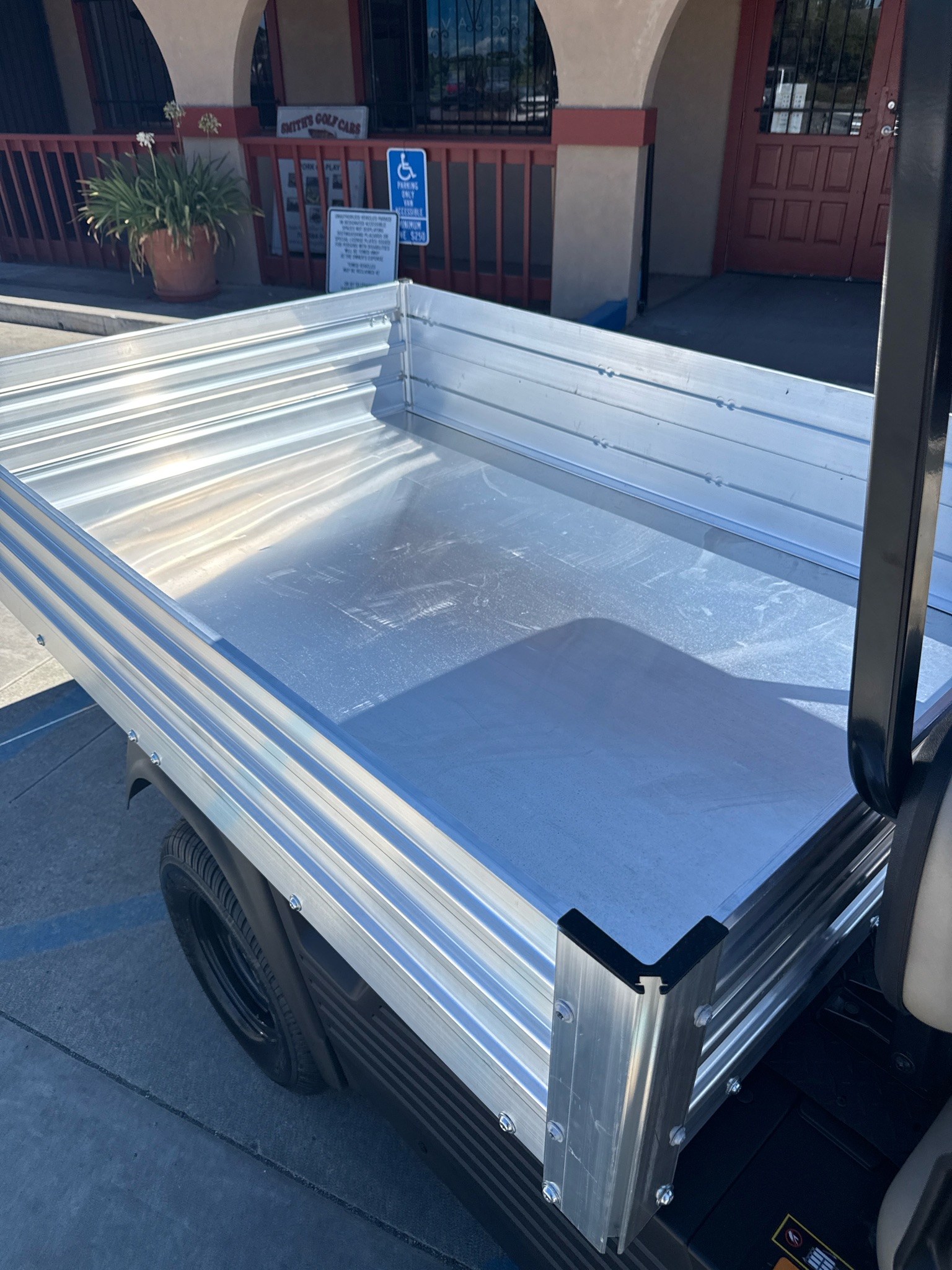 2027 Cushman HAULER photo 3