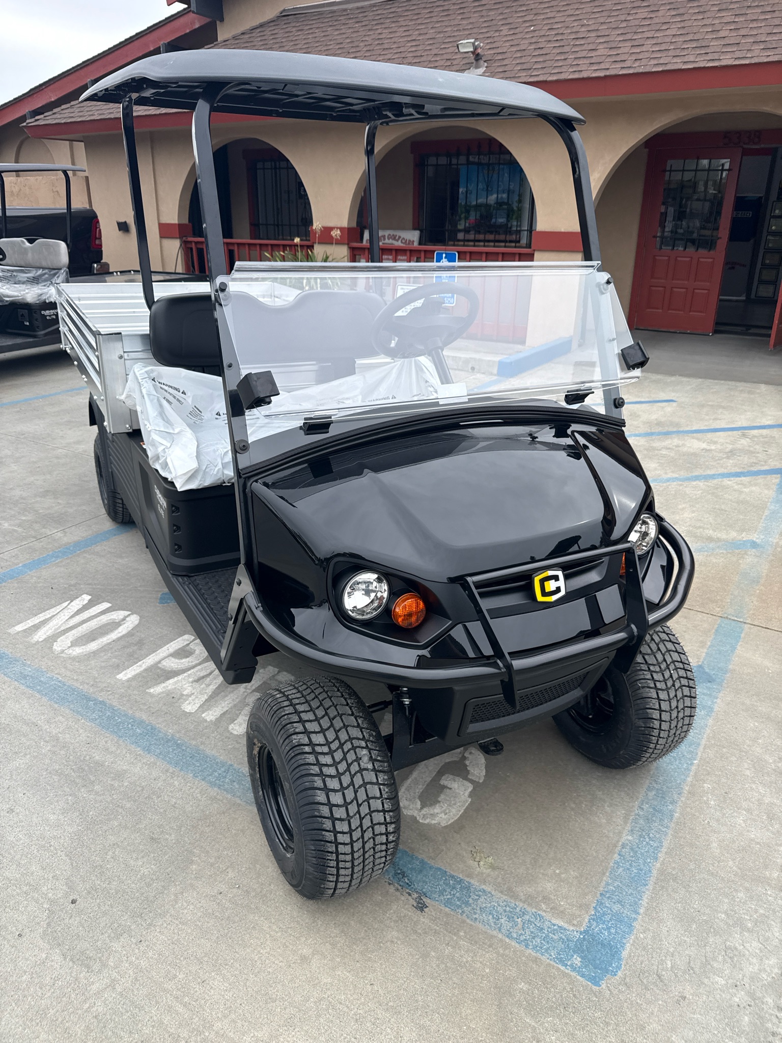 2027 Cushman Hauler photo 2