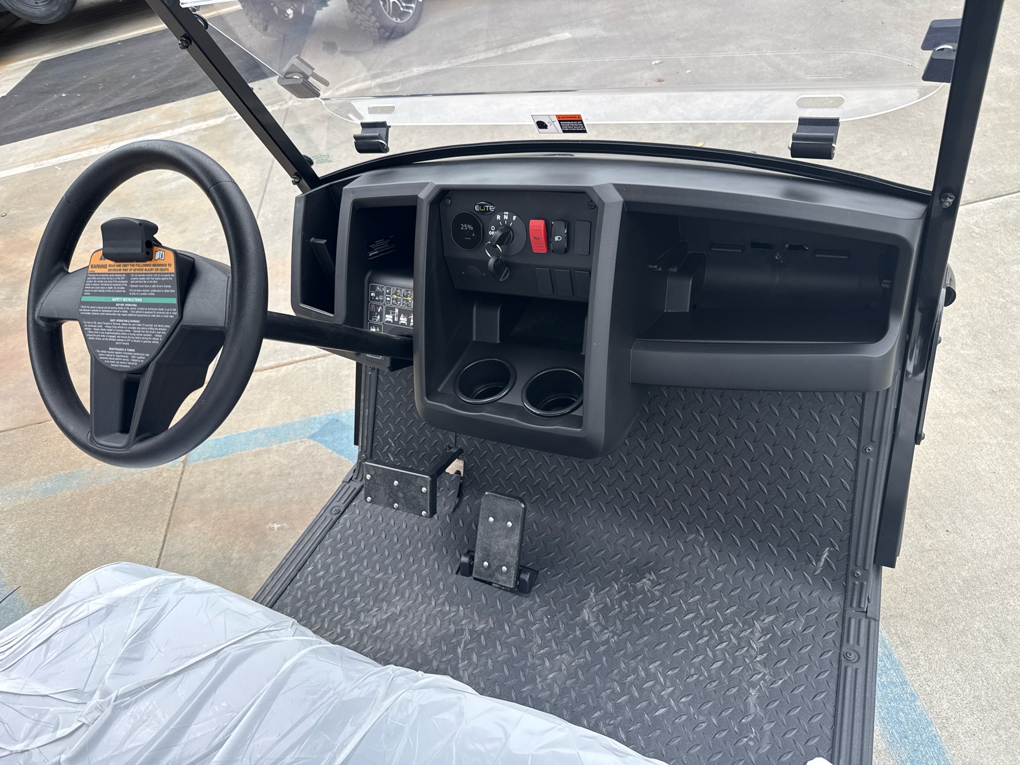 2027 Cushman Hauler photo 3