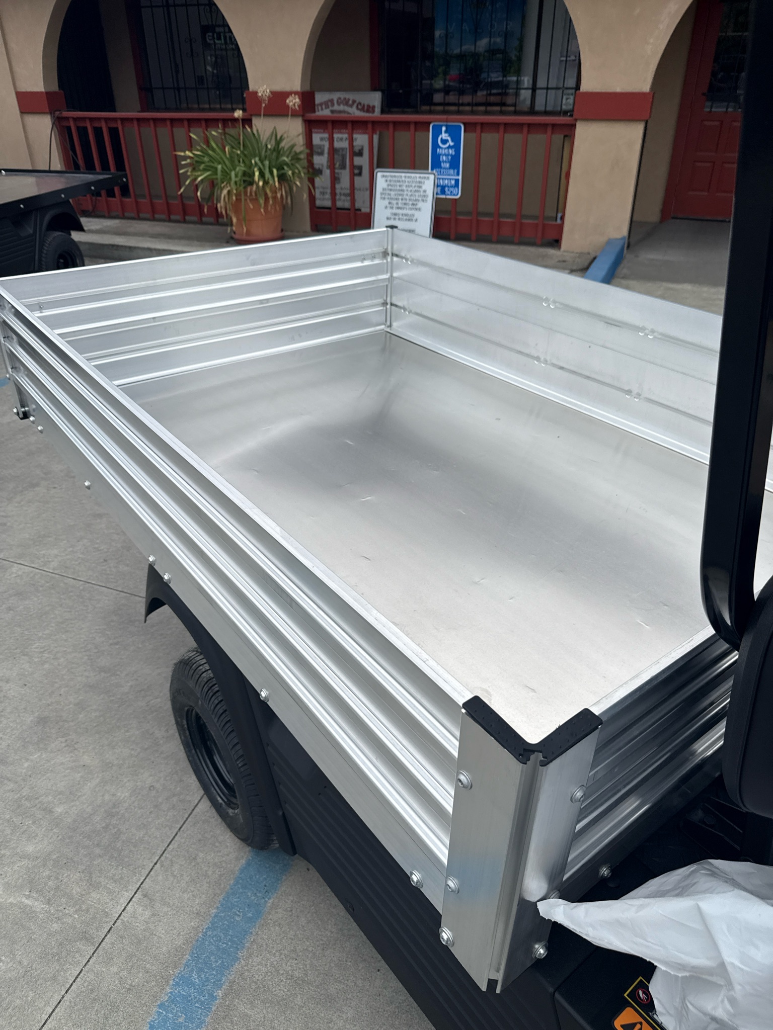 2027 Cushman Hauler photo 4