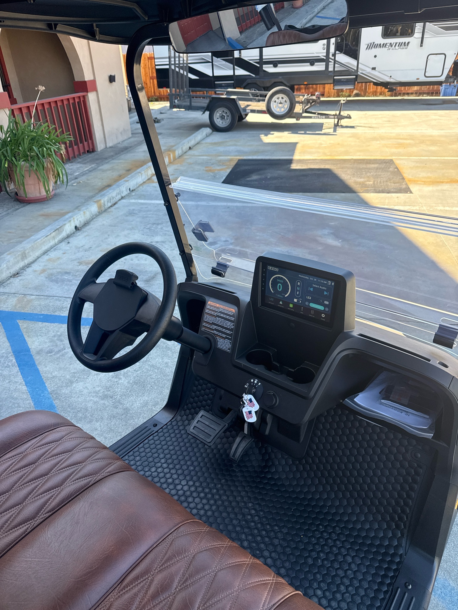 2027 EZGO RXV photo 3