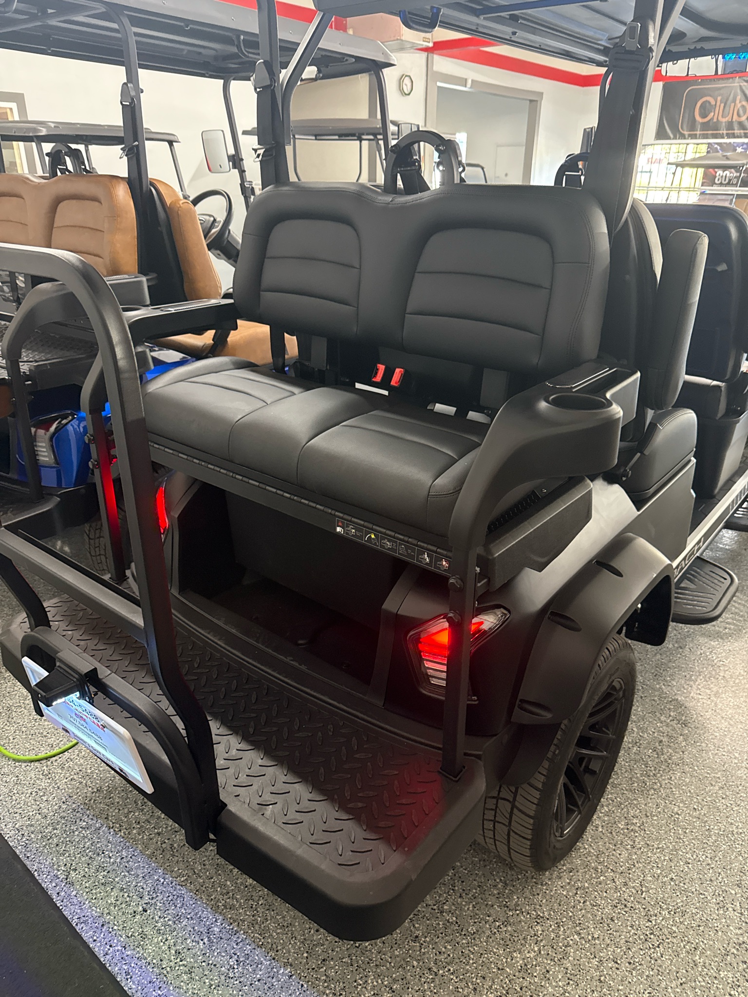 2027 Dach Vehicles photo 6