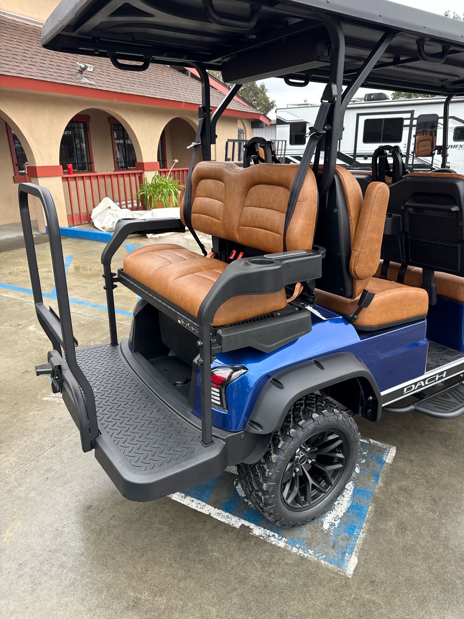 2027 Dach Vehicles photo 6