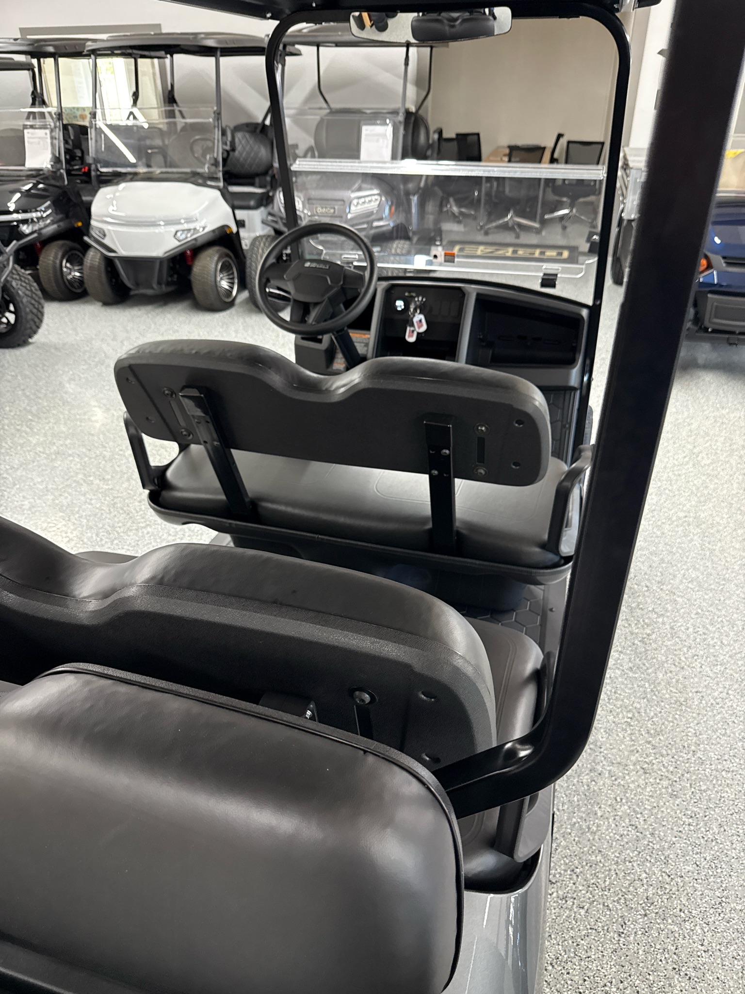 2027  Express 6 Touring S ELiTE Lithium 3