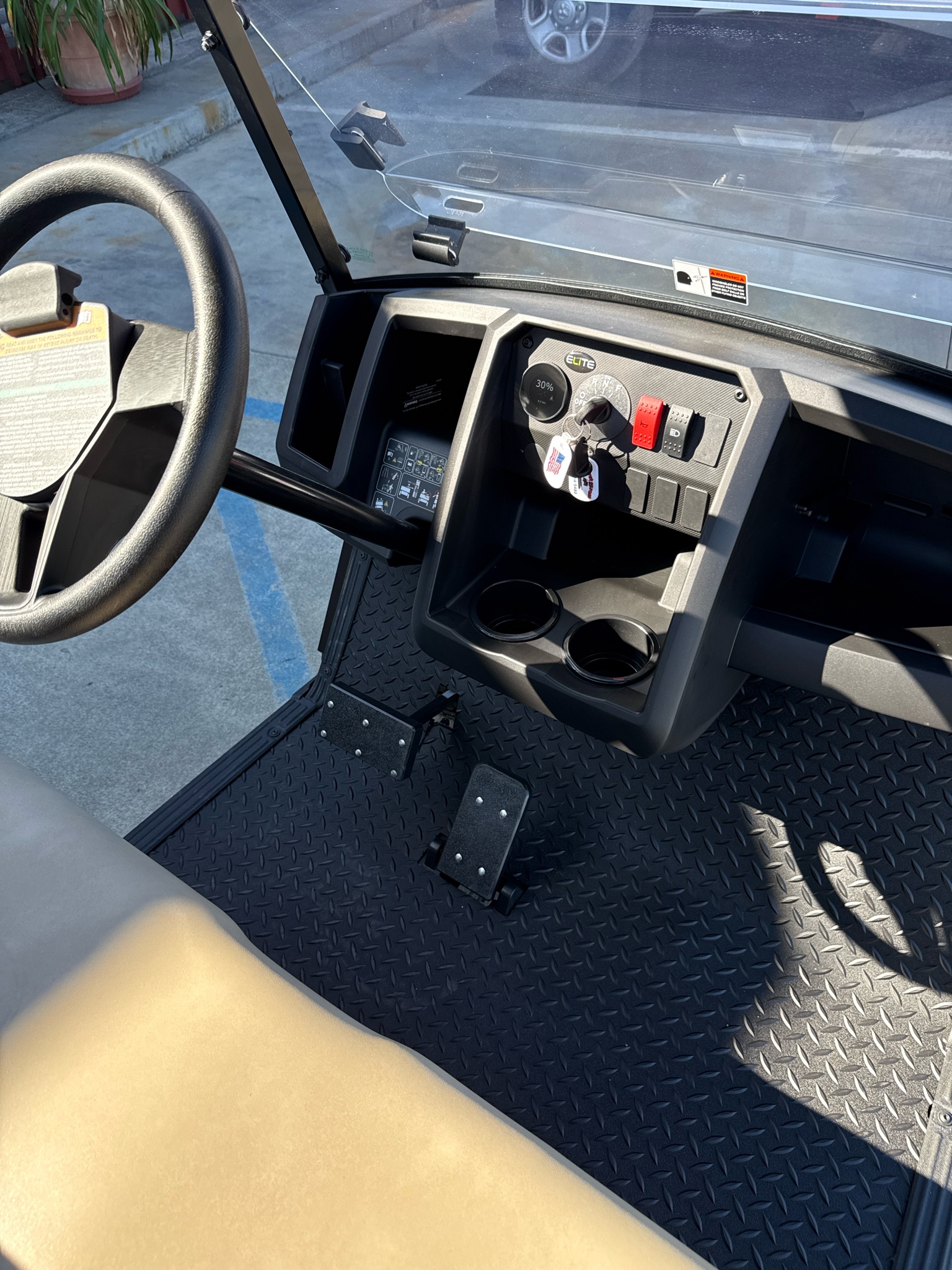2027 Cushman Hauler photo 3