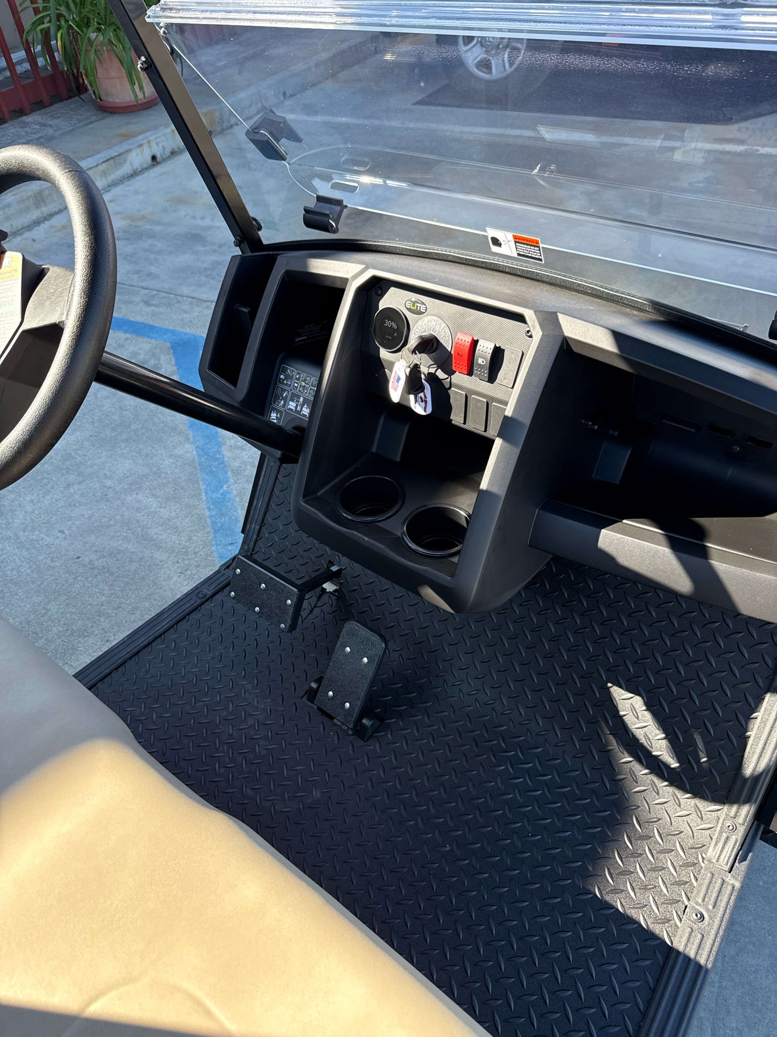 2027 Cushman Hauler photo 3