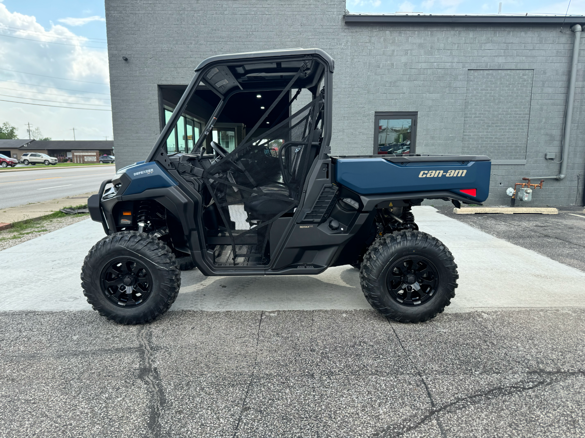 2026 Can-Am Defender XT HD11 in Seymour, Indiana - Photo 1