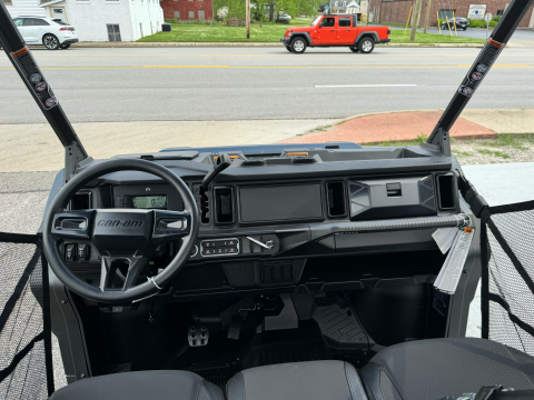 2026 Can-Am Defender XT HD11 in Seymour, Indiana - Photo 5