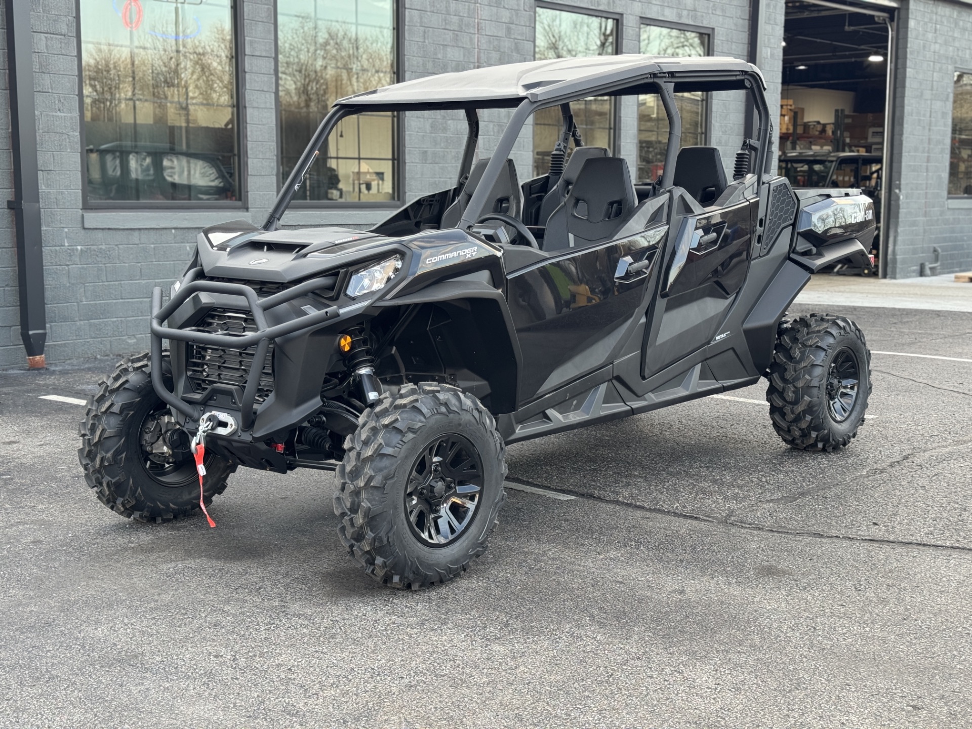 2026 Can-Am Commander MAX XT 1000R in Seymour, Indiana - Photo 2