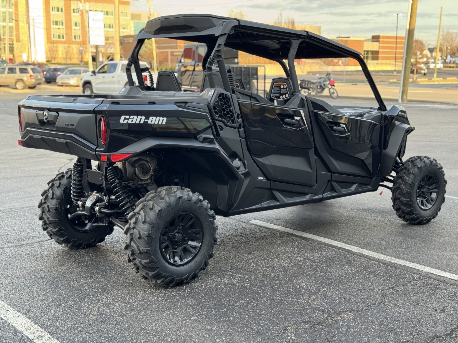2026 Can-Am Commander MAX XT 1000R in Seymour, Indiana - Photo 4
