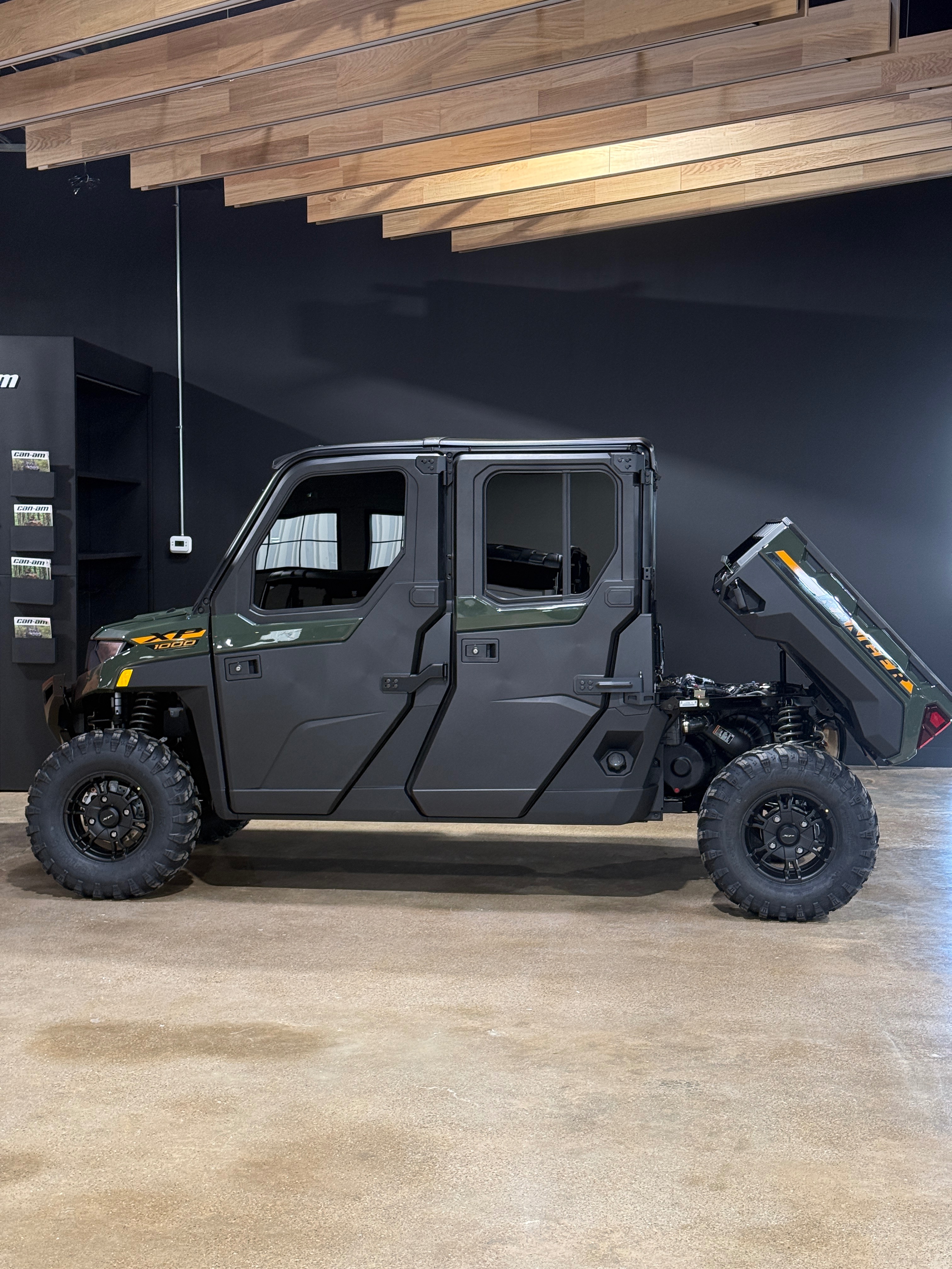 2027 Polaris Ranger Crew XP 1000 NorthStar Ultimate - Light Tin 3