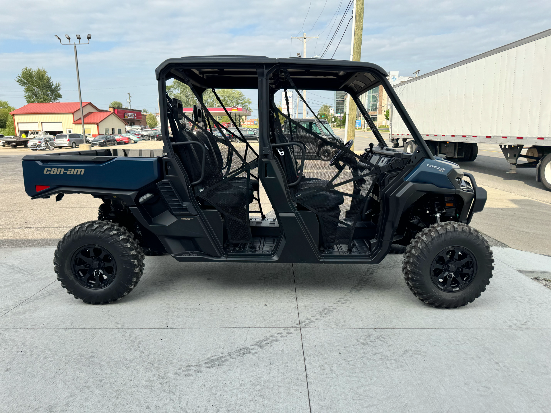 2026 Can-Am Defender MAX XT HD11 in Seymour, Indiana - Photo 3