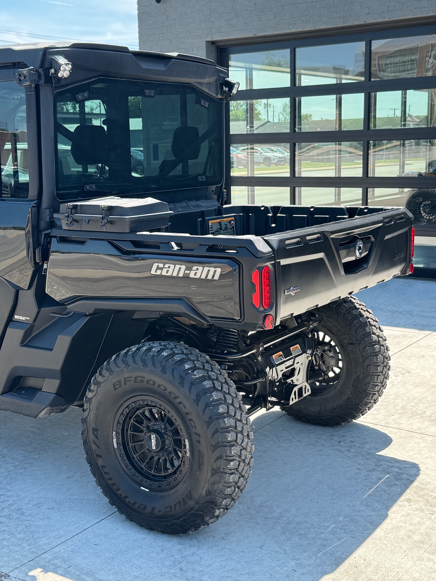 2023 Can-Am HD10 in Seymour, Indiana - Photo 6