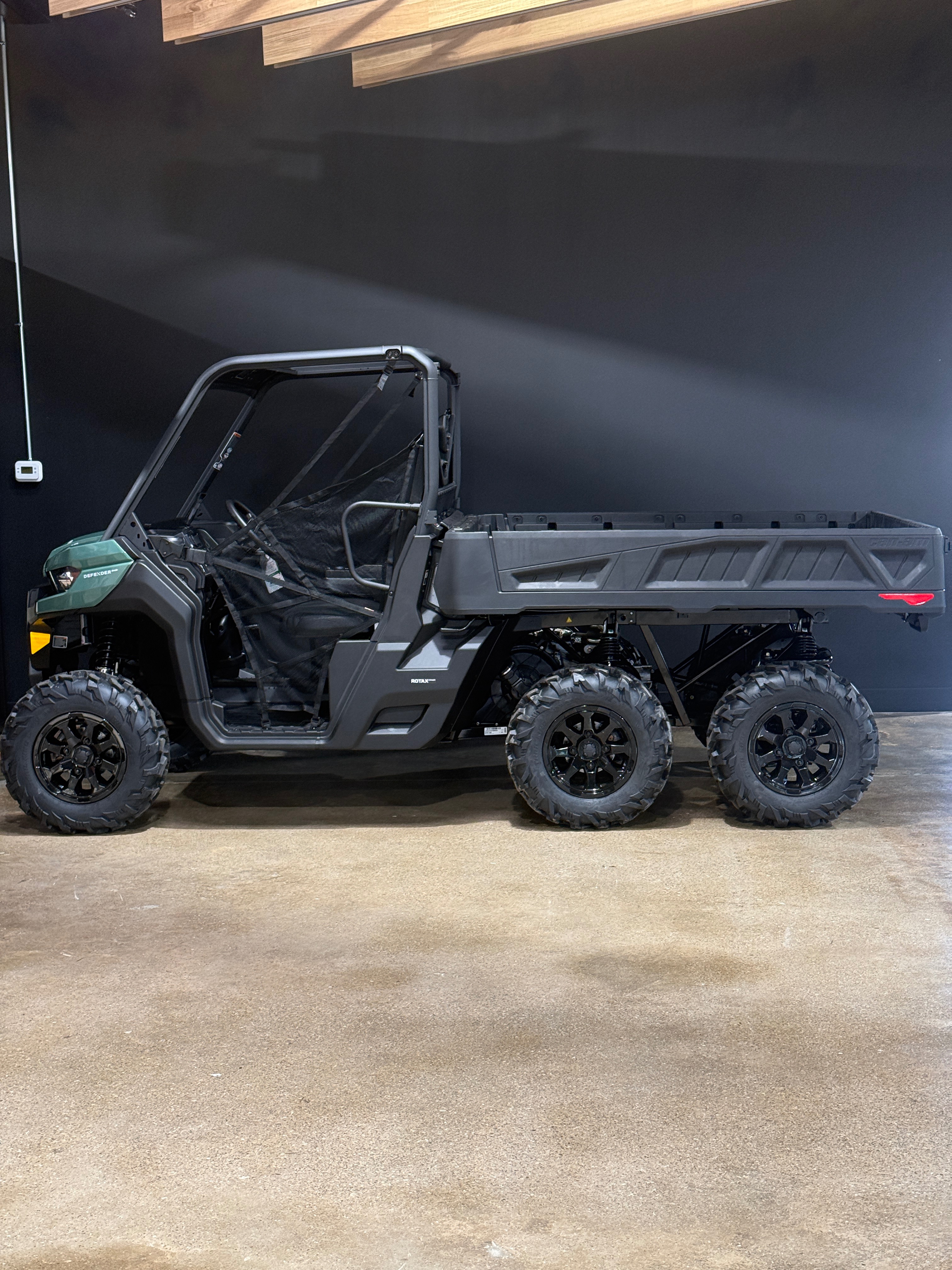 2026 Defender 6x6 DPS