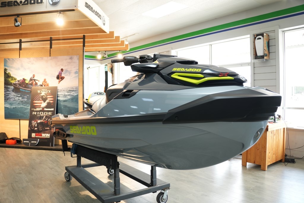 2026 Sea-Doo RXT-X 325 + Tech Package 2