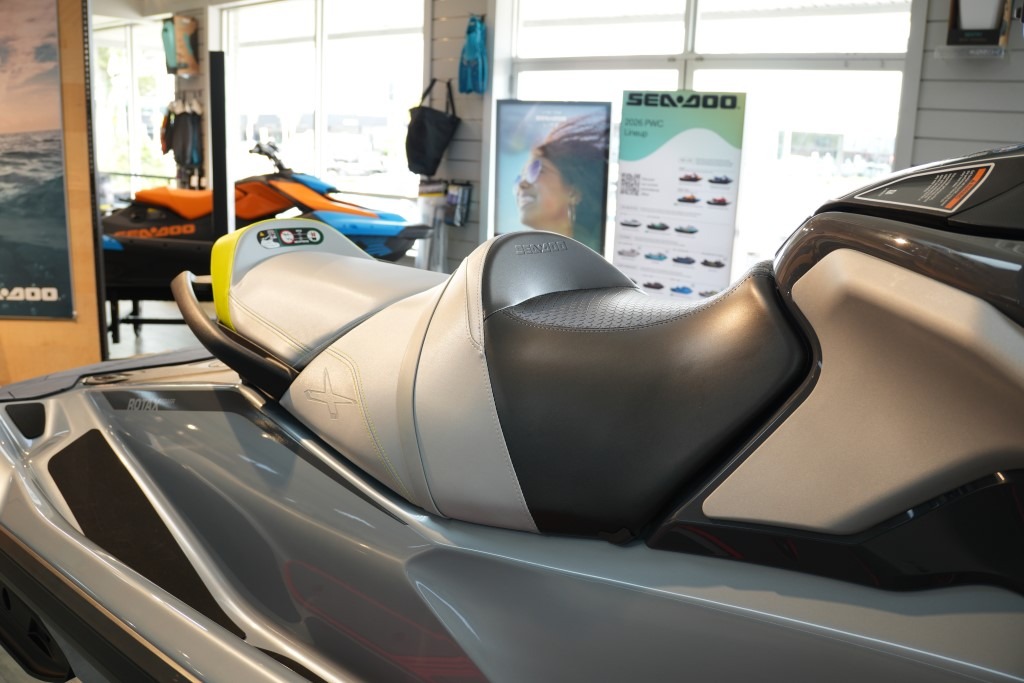2026 Sea-Doo RXT-X 325 + Tech Package 9