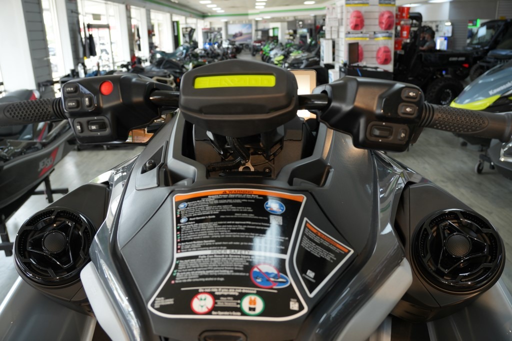 2026 Sea-Doo RXT-X 325 + Tech Package 10