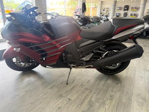 New 2025 Kawasaki Ninja® ZX™-14R ABS Metallic Matte Sovereign Red