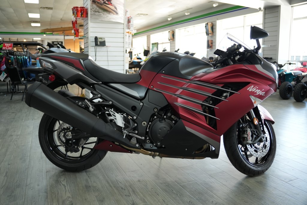 New 2025 Kawasaki Ninja® ZX™-14R ABS Metallic Matte Sovereign Red