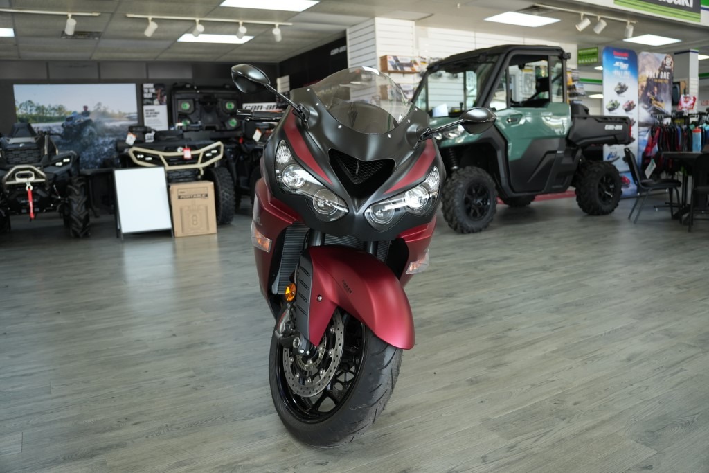 New 2025 Kawasaki Ninja® ZX™-14R ABS Metallic Matte Sovereign Red