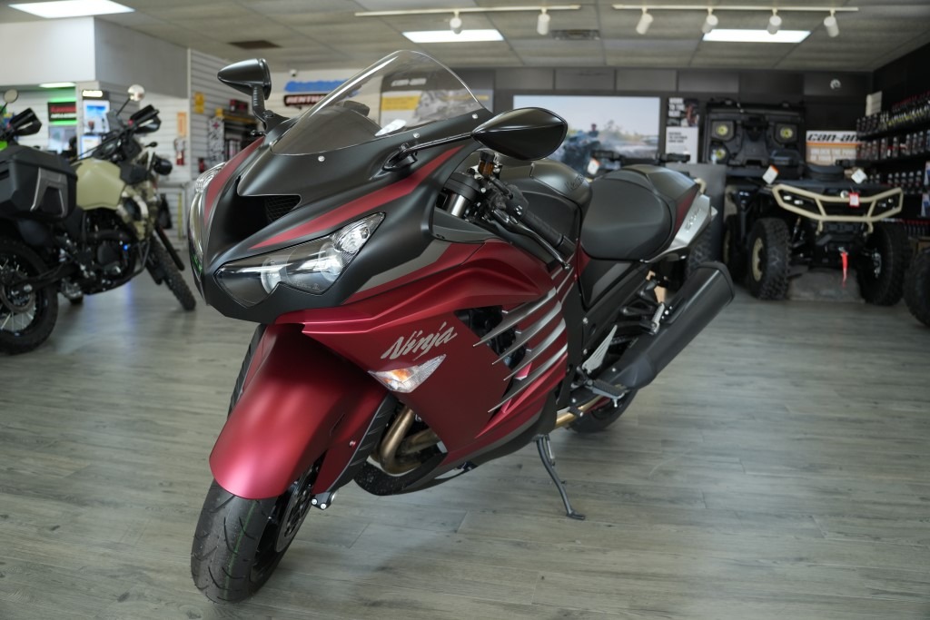 New 2025 Kawasaki Ninja® ZX™-14R ABS Metallic Matte Sovereign Red
