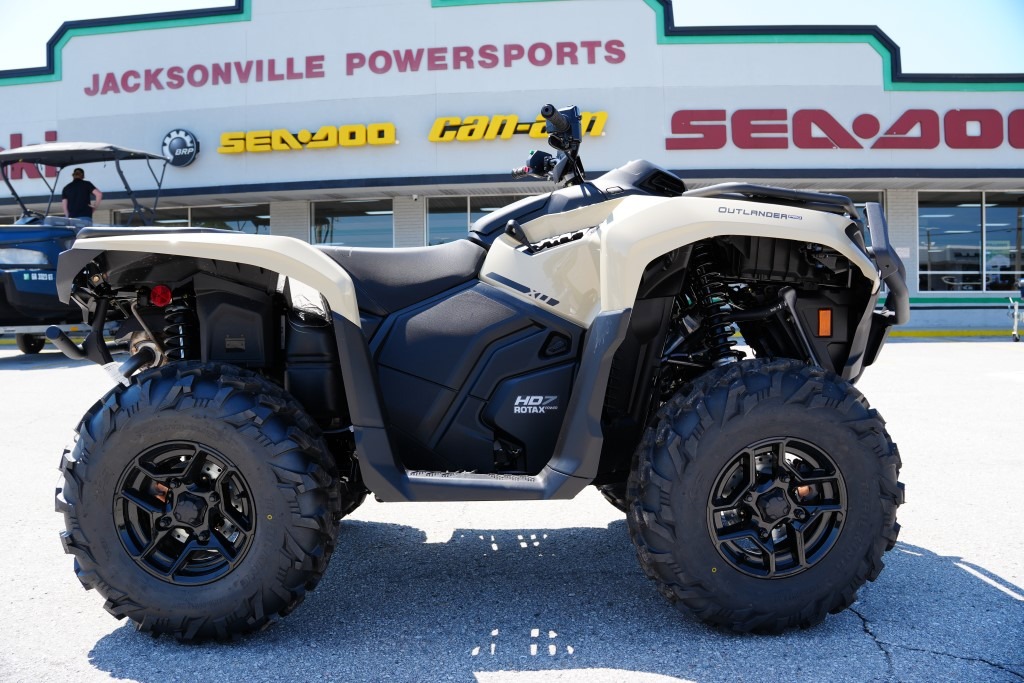 2026 Can-Am™ Outlander PRO XU HD7 1