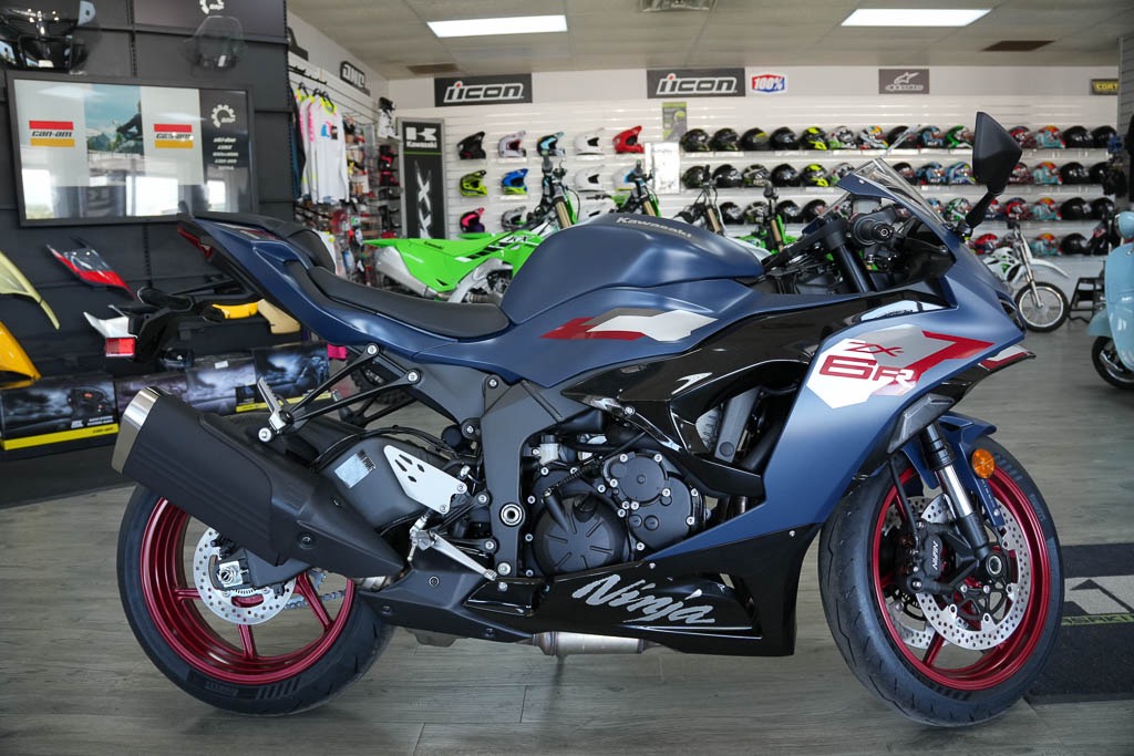 2027 Ninja® ZX-6R ABS