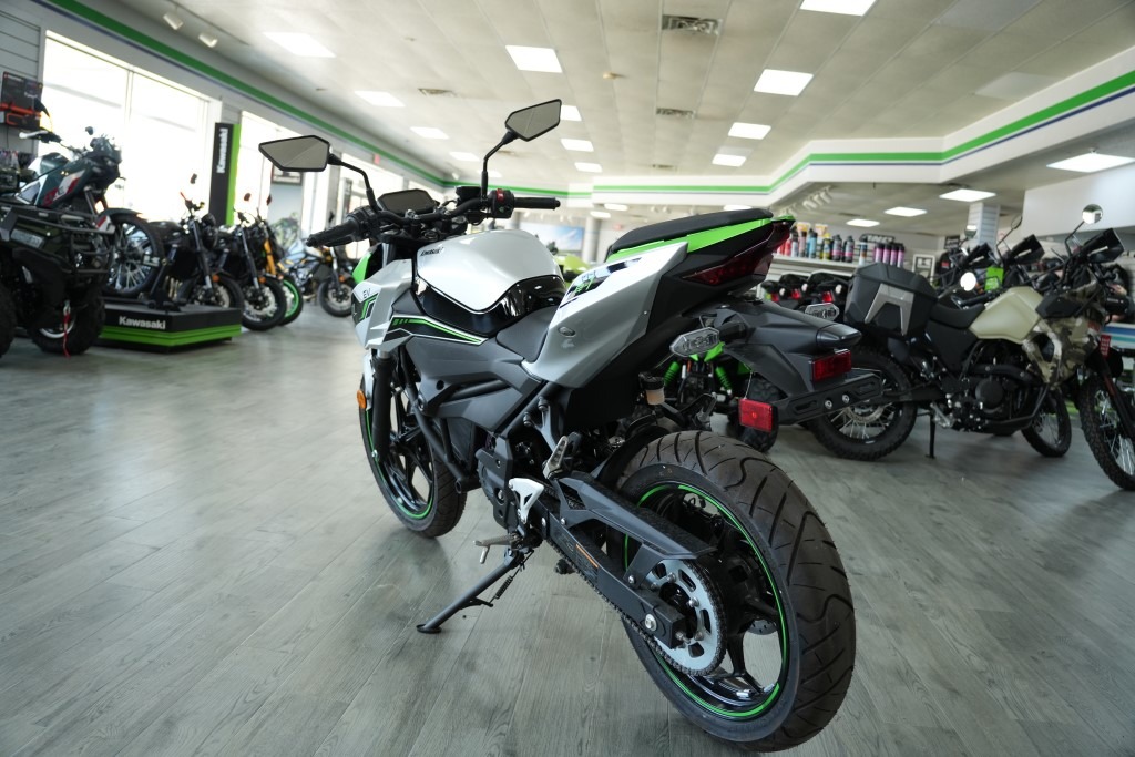 2024 Kawasaki Z e-1 ABS 8