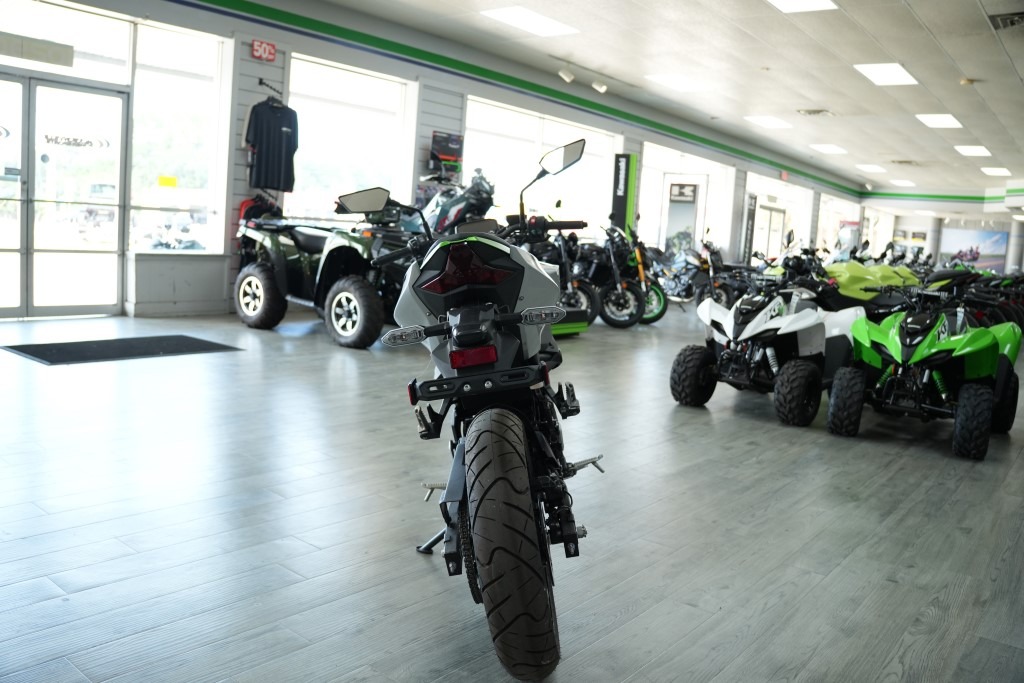 2024 Kawasaki Z e-1 ABS 9