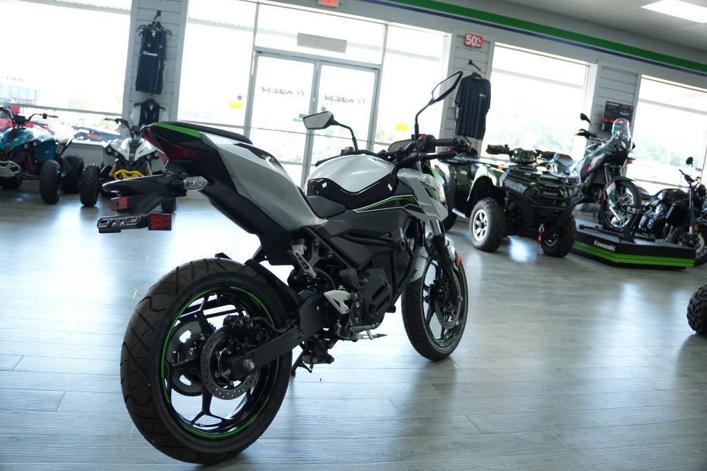 2024 Kawasaki Z e-1 ABS 10