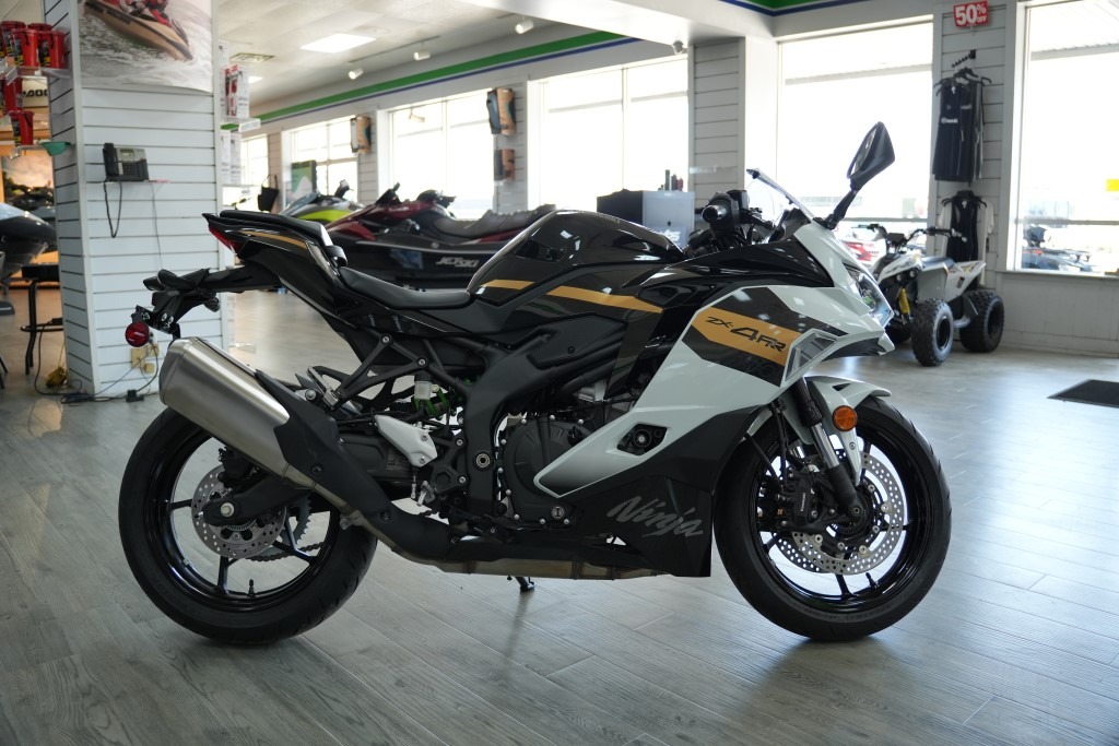 2026 Ninja® ZX-4RR ABS