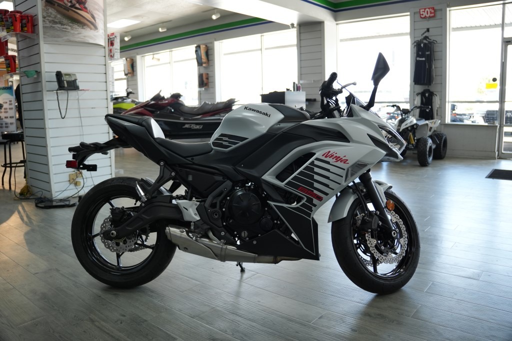 2026 Kawasaki Ninja® 650 ABS 5