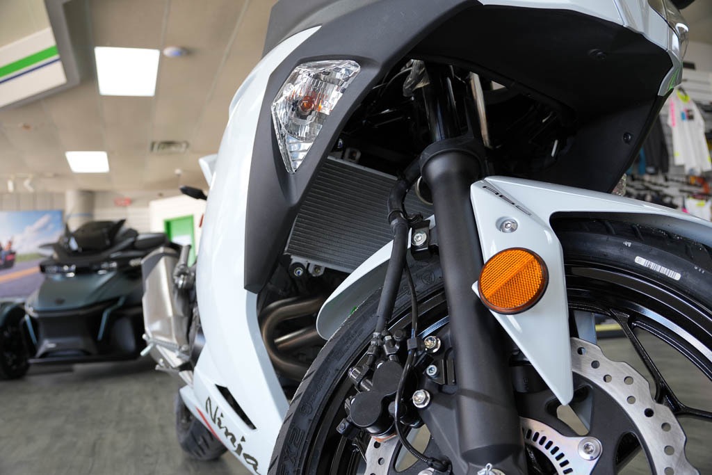 2026 Kawasaki Ninja® 300 ABS 4