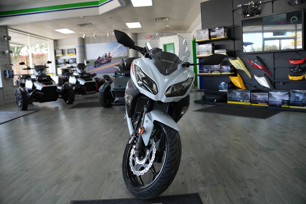 2026 Kawasaki Ninja® 300 ABS 5