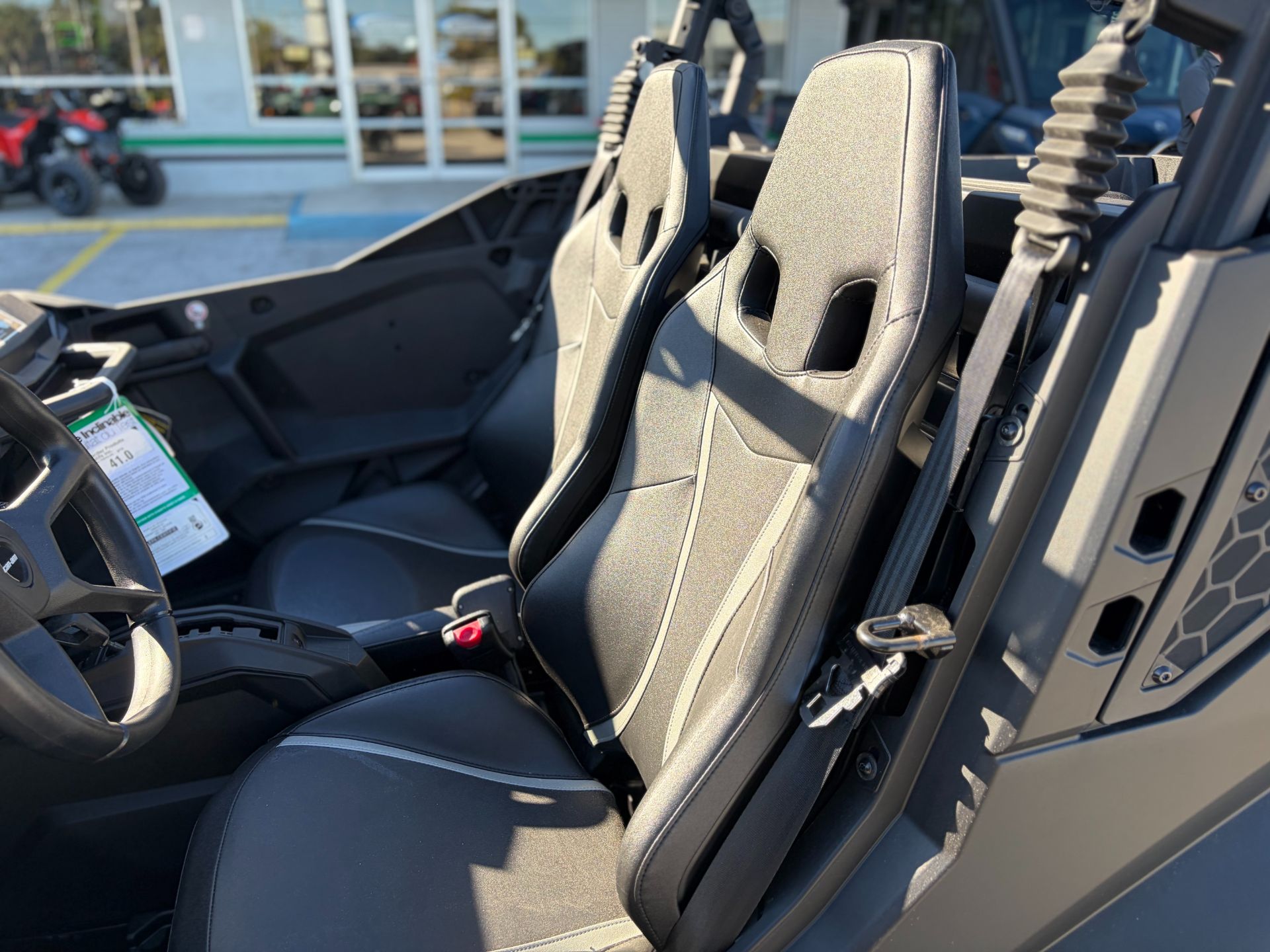 2026 Can-Am™ Commander DPS 1000R 11
