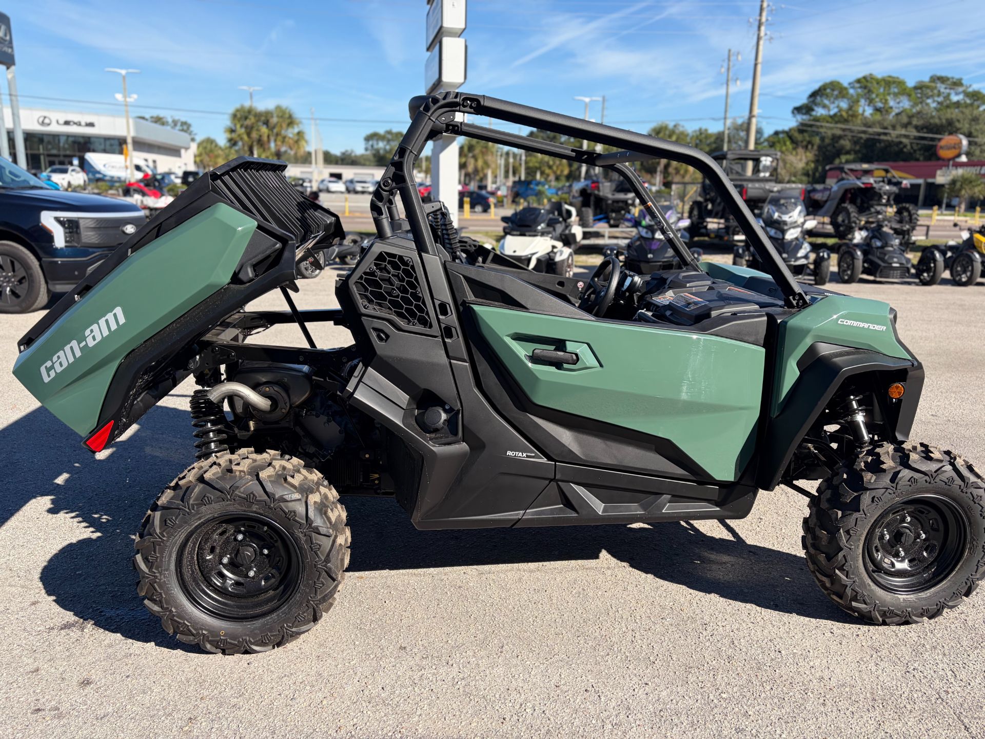 2026 Can-Am™ Commander DPS 1000R 2