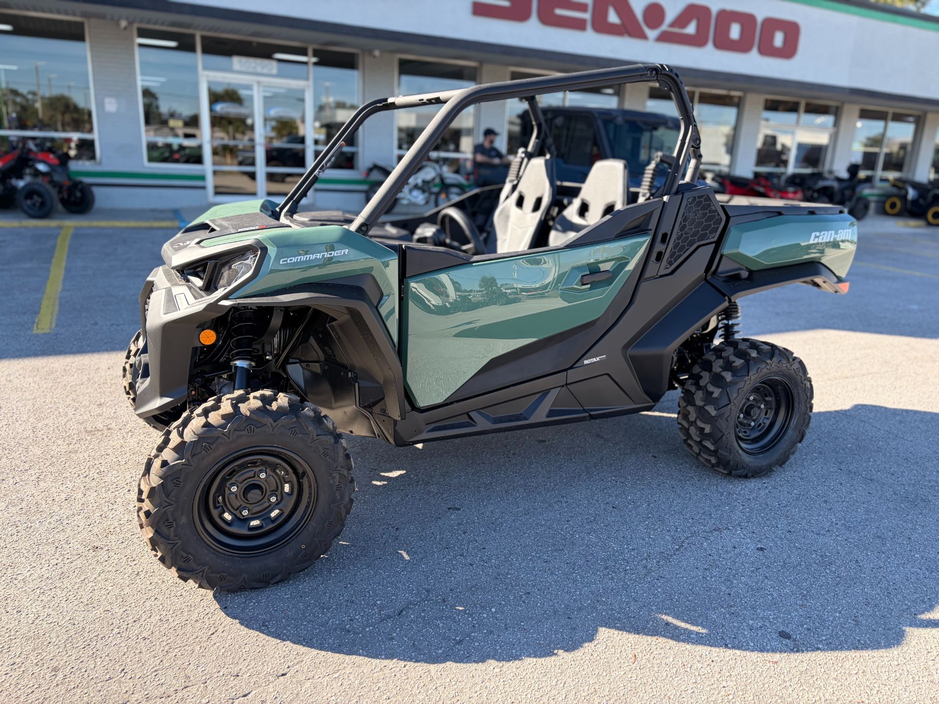 2026 Can-Am™ Commander DPS 1000R 4