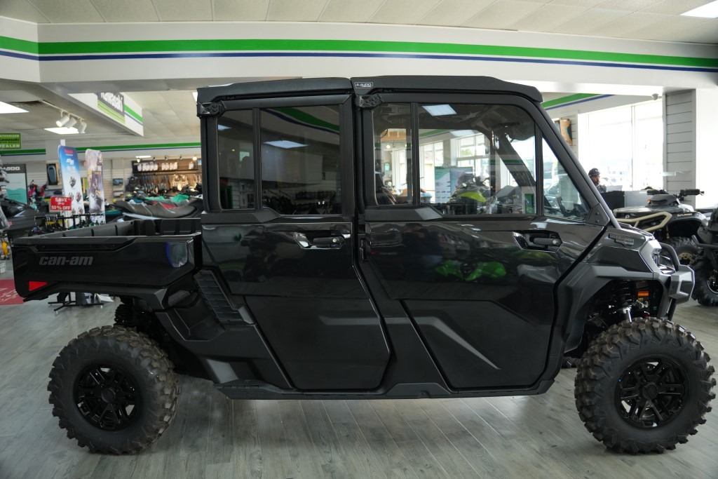 2026 Can-Am™ Defender MAX Lone Star CAB HD11 1