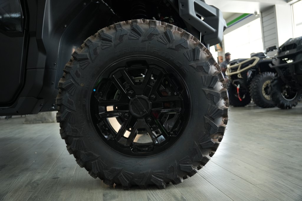 2026 Can-Am™ Defender MAX Lone Star CAB HD11 3
