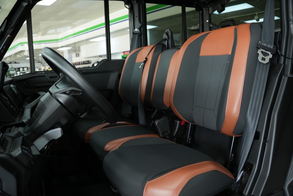 2026 Can-Am™ Defender MAX Lone Star CAB HD11 8
