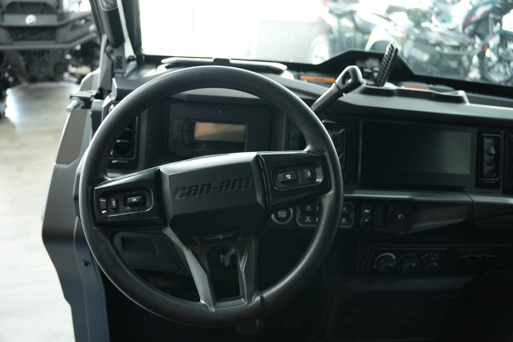 2026 Can-Am™ Defender MAX Lone Star CAB HD11 12